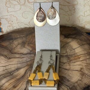 Set/2 Gold Brass Shell and Beaded Earrings